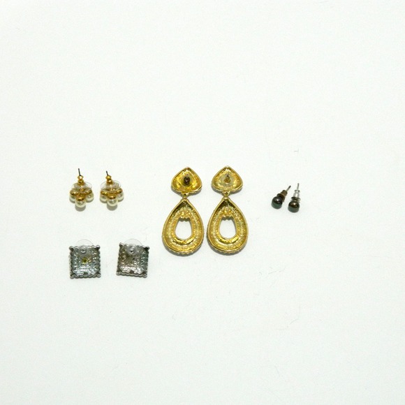 Charmelle Pierced Earrings Earring Lot Rhinestones & faux pearls - Picture 2 of 5